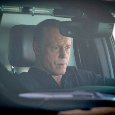 Jason Beghe en el 10x04 de 'Policías de Chicago'