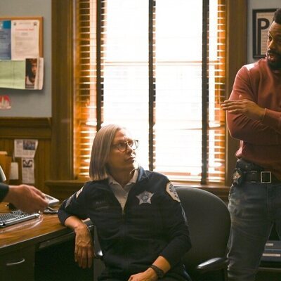 LaRoyce Hawkins y Amy Morton en 'Atrapados' de 'Chicago P.D.'