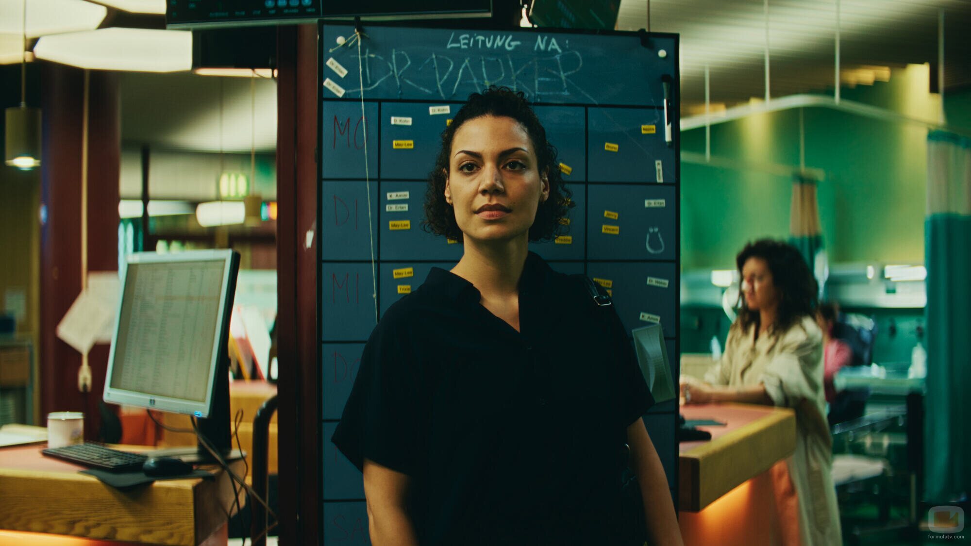 Haley Louise Jones en el 1x01 de 'Krank: Berlín al límite'