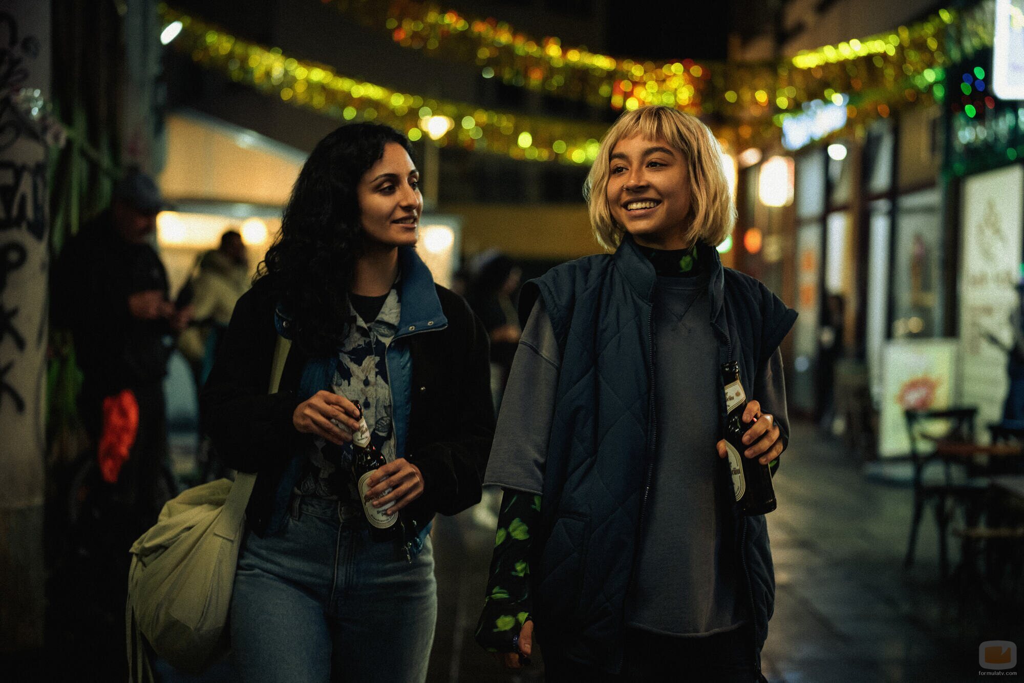 Samirah Breuer y Safak Sengül en el 1x03 de 'Krank: Berlín al límite'