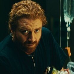 Aram Tafreshian en 1x03 titulado 'Diagnóstico' de 'Krank: Berlín al límite'