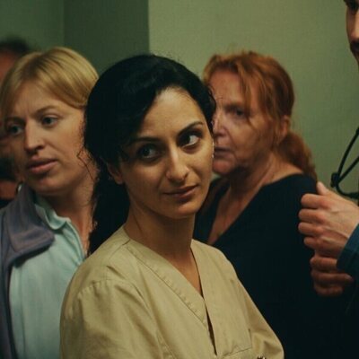 Safak Sengül en 1x03 titulado 'Diagnóstico' de 'Krank: Berlín al límite'
