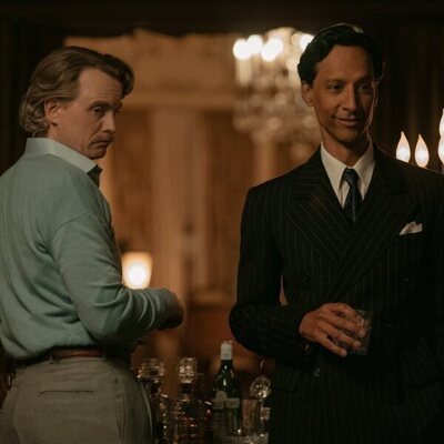 Danny Pudi y David Hornsby en 'El festín del villano' de 'Mythic Quest'