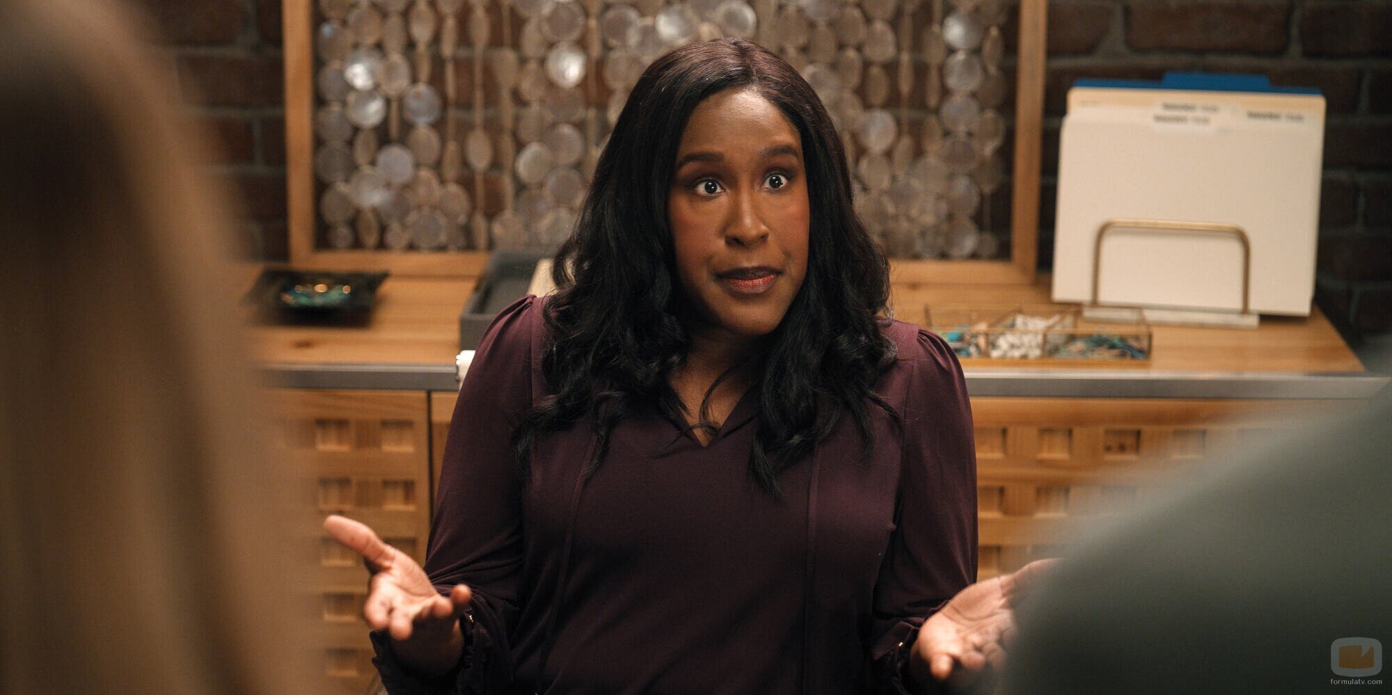 Naomi Ekperigin en Capítulo 7 titulado 'Donde ocurre la magia' de 'Mythic Quest'