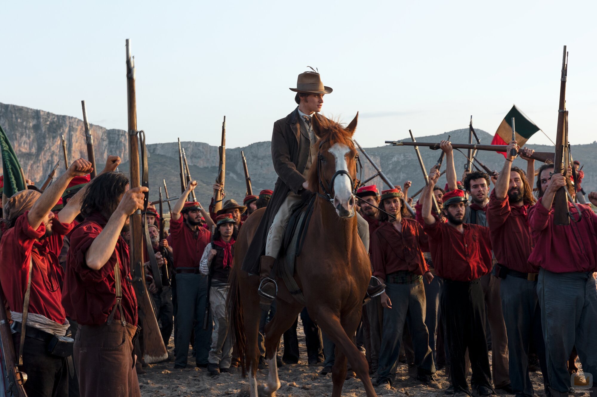 Saul Nanni en el 'Episodio 1' de 'The Leopard'