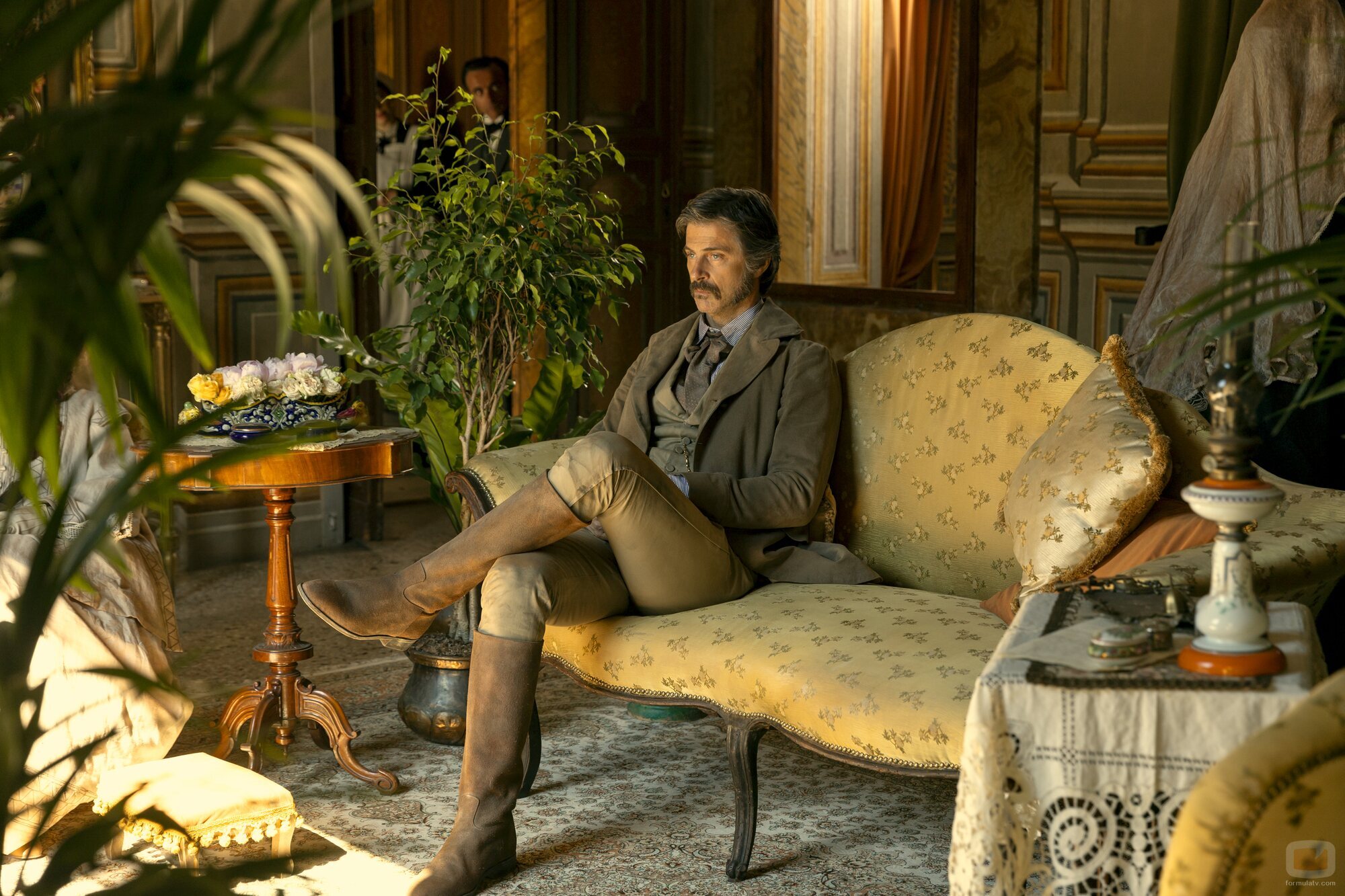 Escena de Kim Rossi Stuart en Capítulo 2 titulado 'Episodio 2' de 'El Gatopardo'
