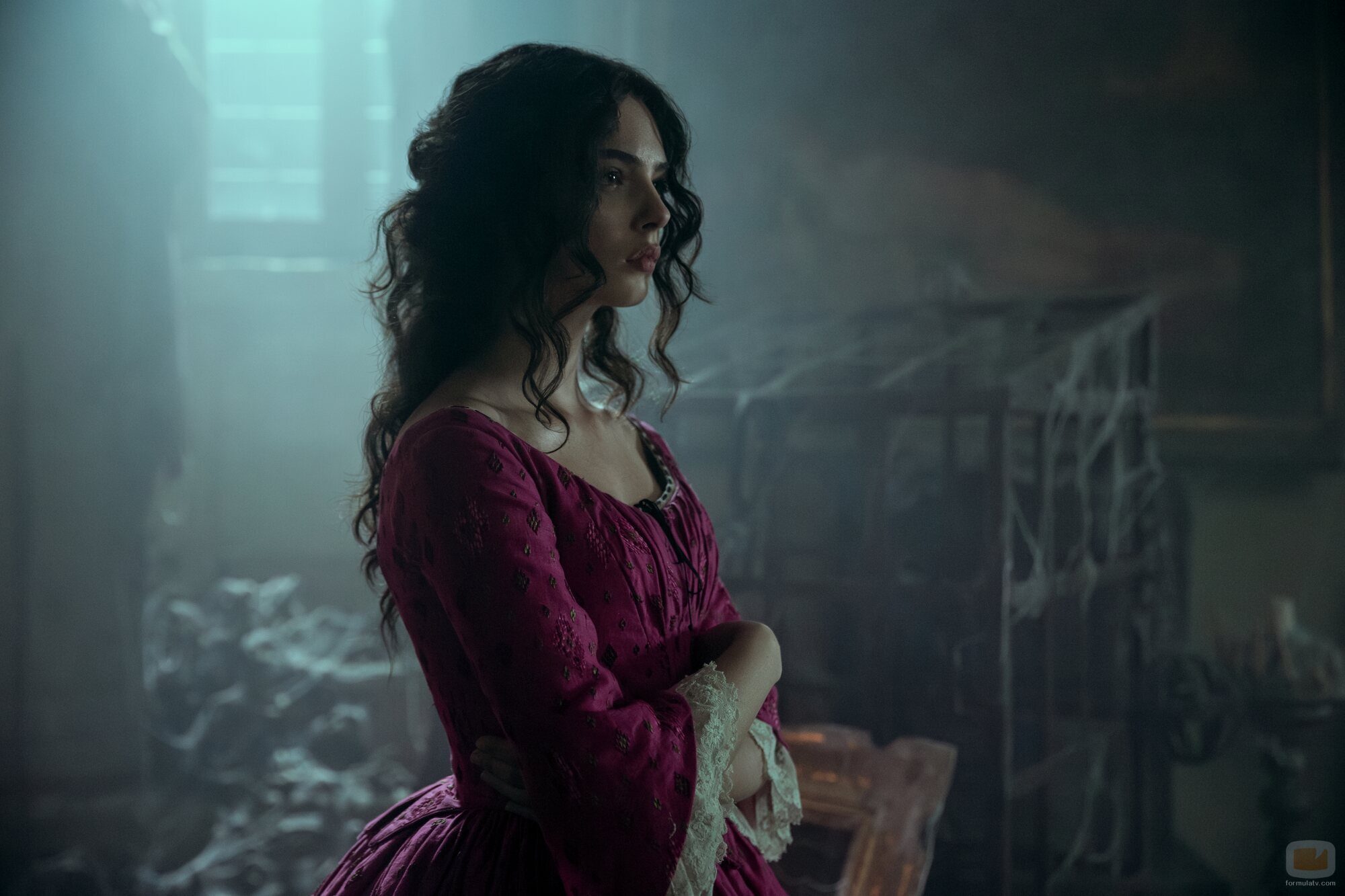 Still de Deva Cassel en el 1x03 de 'El Gatopardo'