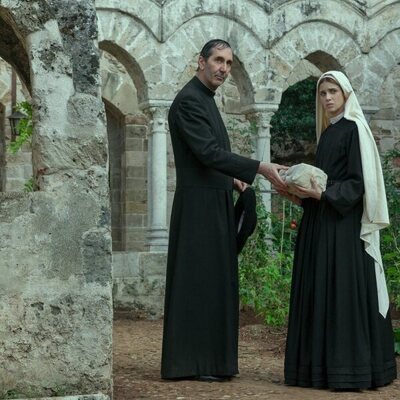 Benedetta Porcaroli y Paolo Calabresi en 'Episodio 4' de 'Il Gattopardo'