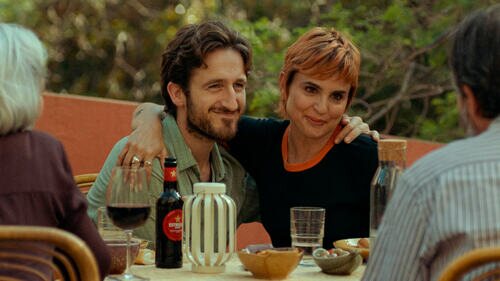 Verónica Echegui y Joan Amargós en el 1x04 de 'A muerte'