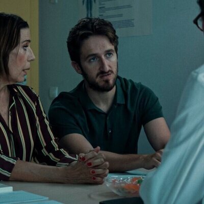 Joan Amargós y Emma Vilarasau en el 1x06 de 'A muerte'