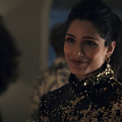 Freida Pinto en 2x01 titulado 'Dinero nuevo' de 'Apariencias'