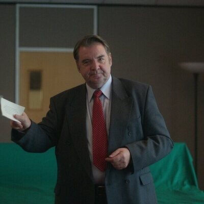 Brendan Coyle en Capítulo 1 titulado 'Episodio 1' de 'Ciudad tóxica'