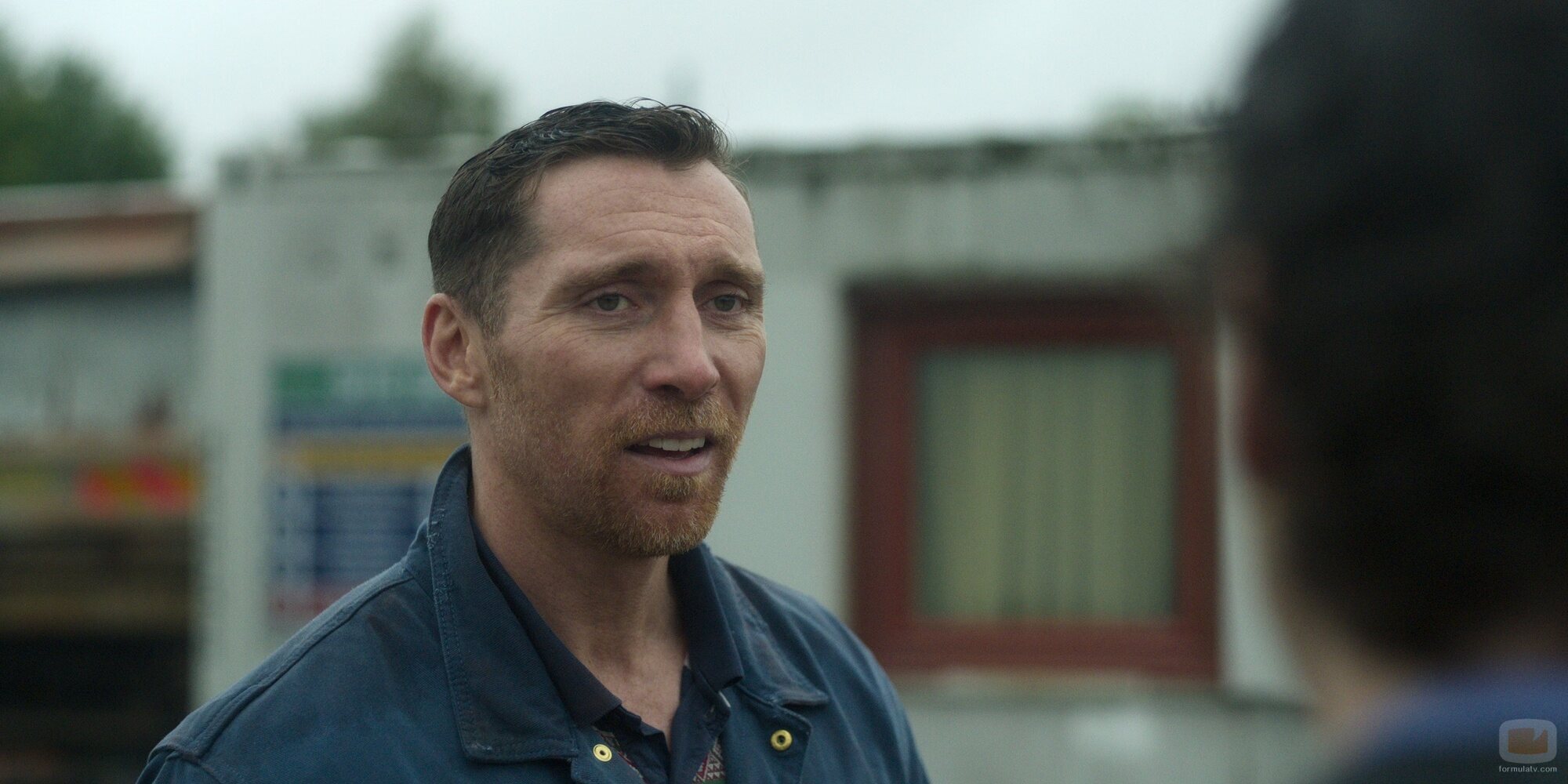 Ben Batt en el 1x01 de 'Ciudad tóxica'