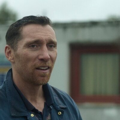Ben Batt en el 1x01 de 'Ciudad tóxica'