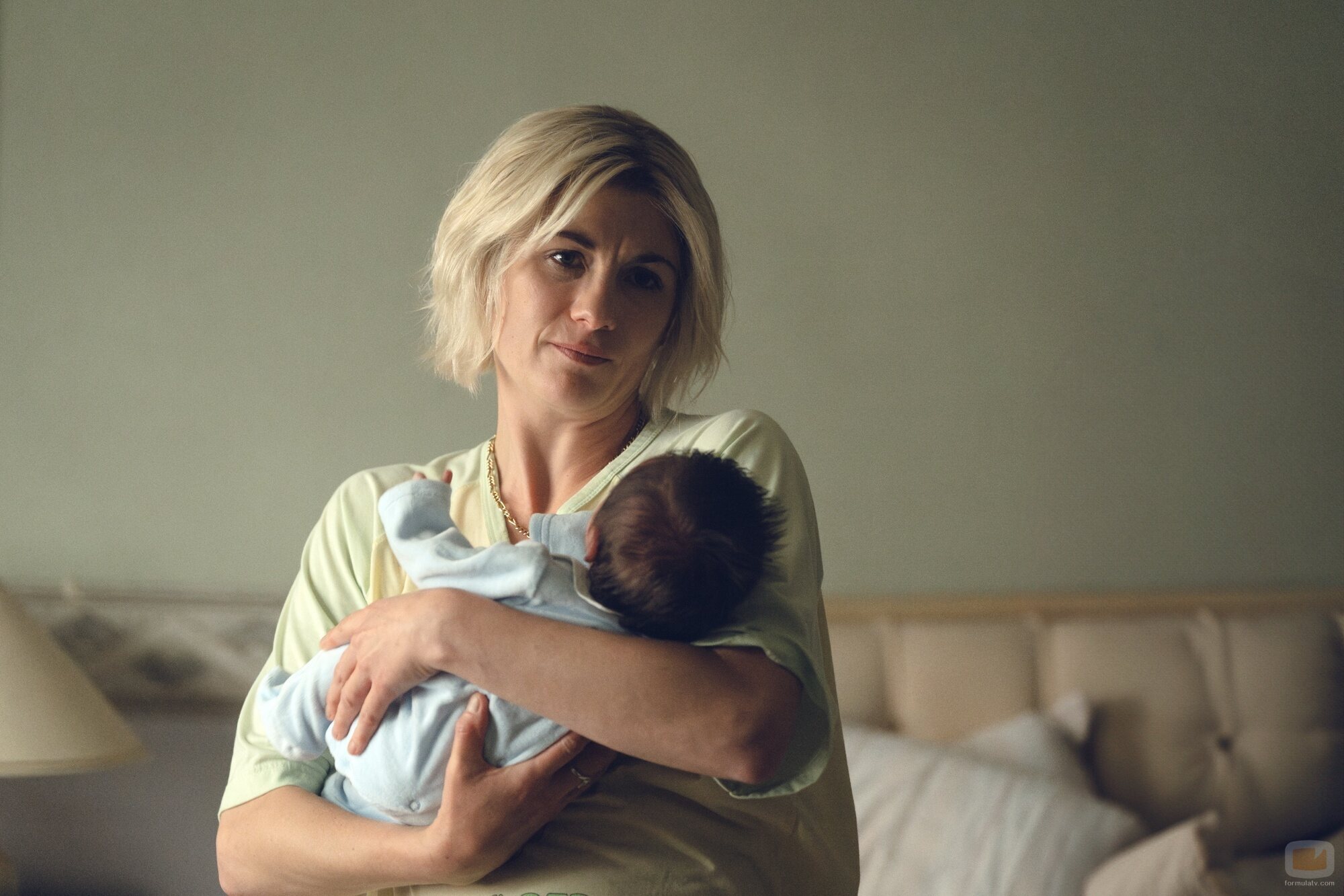 Jodie Whittaker en el 1x01 de 'Ciudad tóxica'