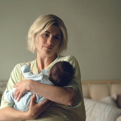 Jodie Whittaker en el 1x01 de 'Ciudad tóxica'