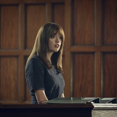 Aimee Lou Wood en Capítulo 4 titulado 'Episodio 4' de 'Ciudad tóxica'