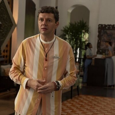 Christian Friedel en el 3x03 de 'The White Lotus'