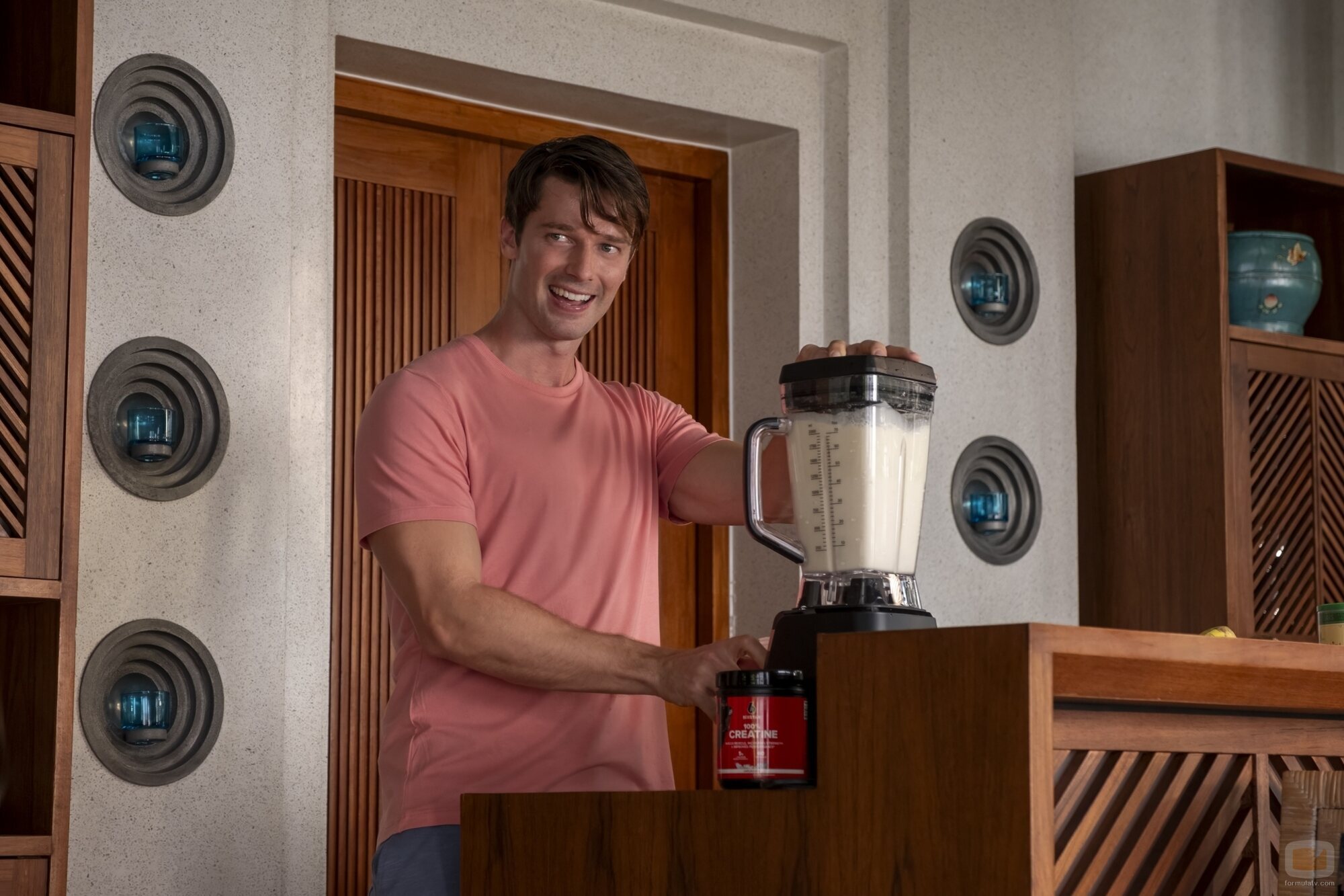 Patrick Schwarzenegger en la temporada 3 y el capítulo 04 de 'The White Lotus'