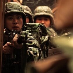 Park Jeong-min en 1x06 titulado 'Episodio 6' de 'Newtopia'