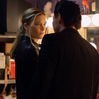 Escena de Rachel Keller en 1x04 titulado 'I Want It That Way' de 'Tokyo Vice'