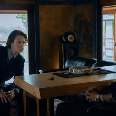 Ansel Elgort en 'Todos pagan' de 'Tokyo Vice'