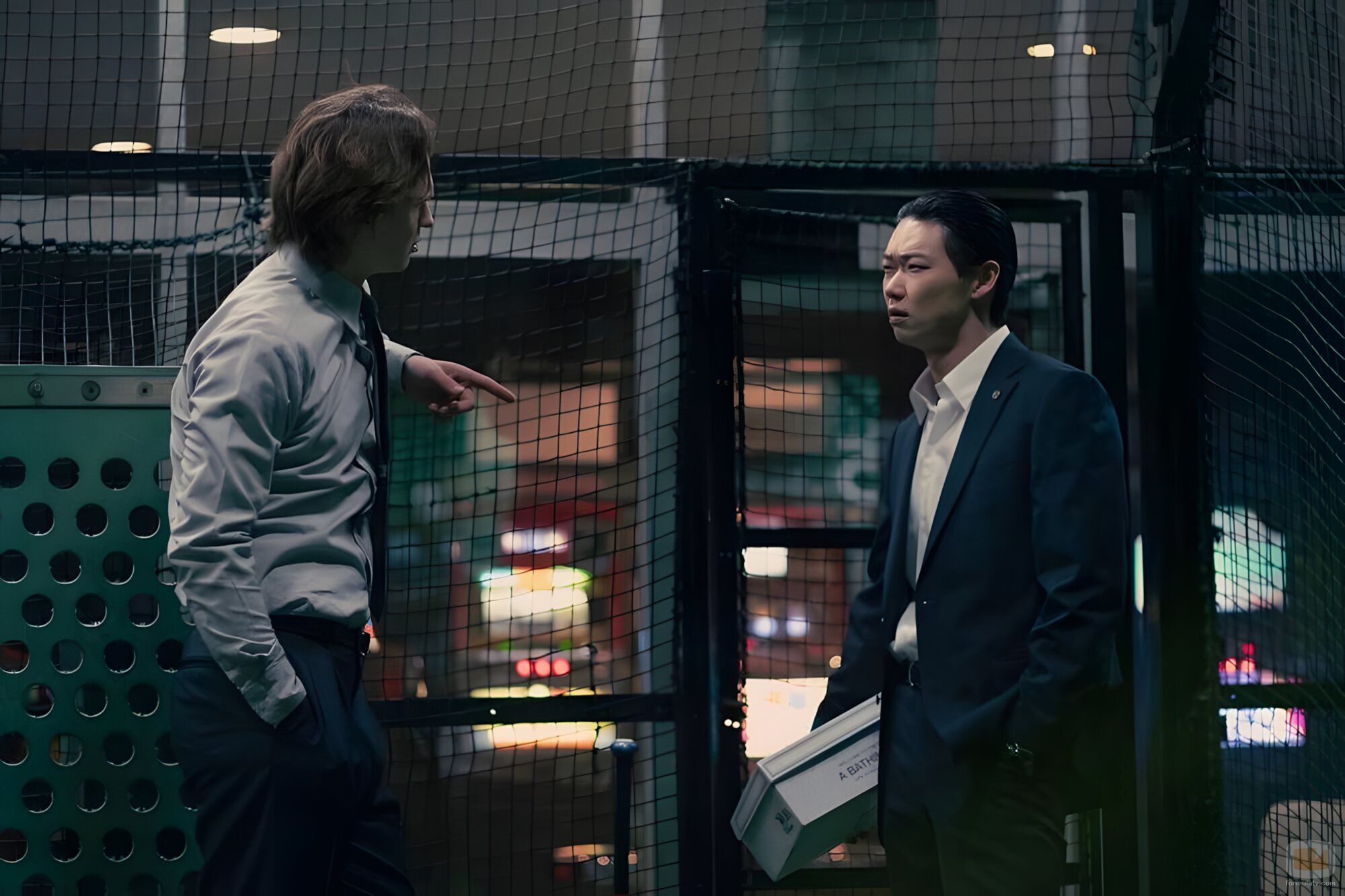 Ansel Elgort y Sho Kasamatsu en la temporada 2 y el capítulo 05 de 'Tokyo Vice'