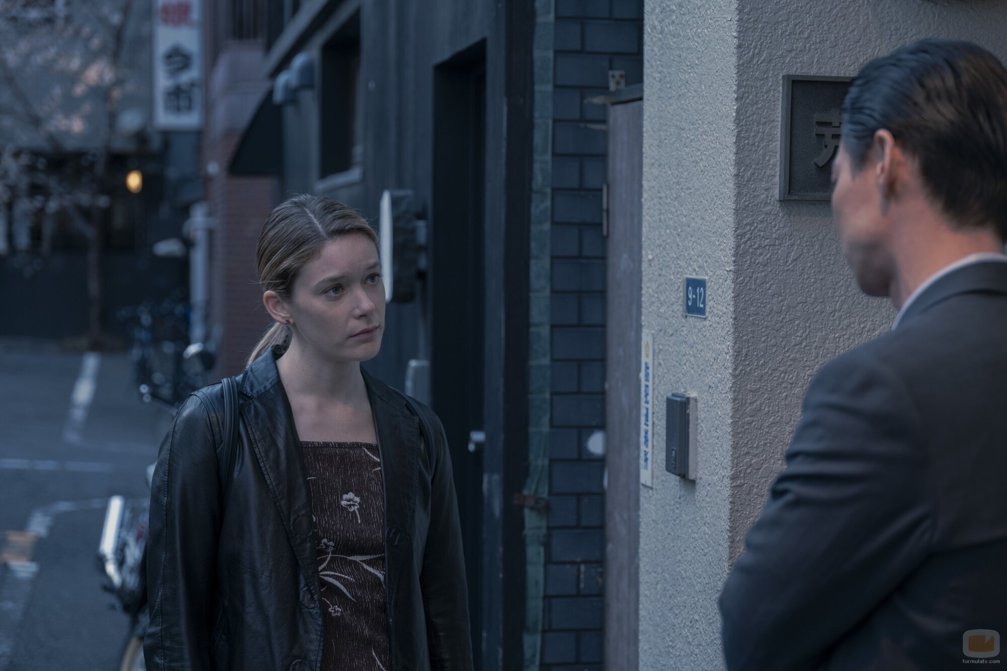 Rachel Keller en 2x06 titulado 'A usted sí le elegí' de 'Tokyo Vice'