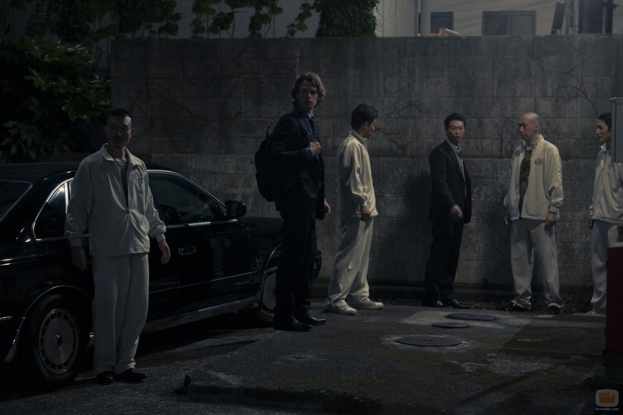 Ansel Elgort y Sho Kasamatsu en el 2x09 de 'Tokyo Vice'