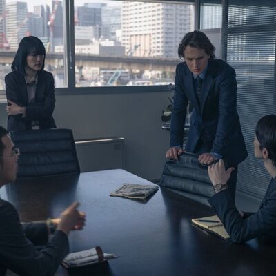 Ansel Elgort y Rinko Kikuchi en Capítulo 9 titulado 'Consecuencias' de 'Tokyo Vice'
