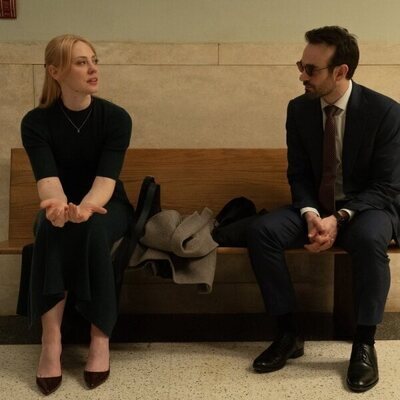 Deborah Ann Woll y Charlie Cox en Capítulo 1 titulado 'Media hora en el cielo' de 'Daredevil: Born Again'