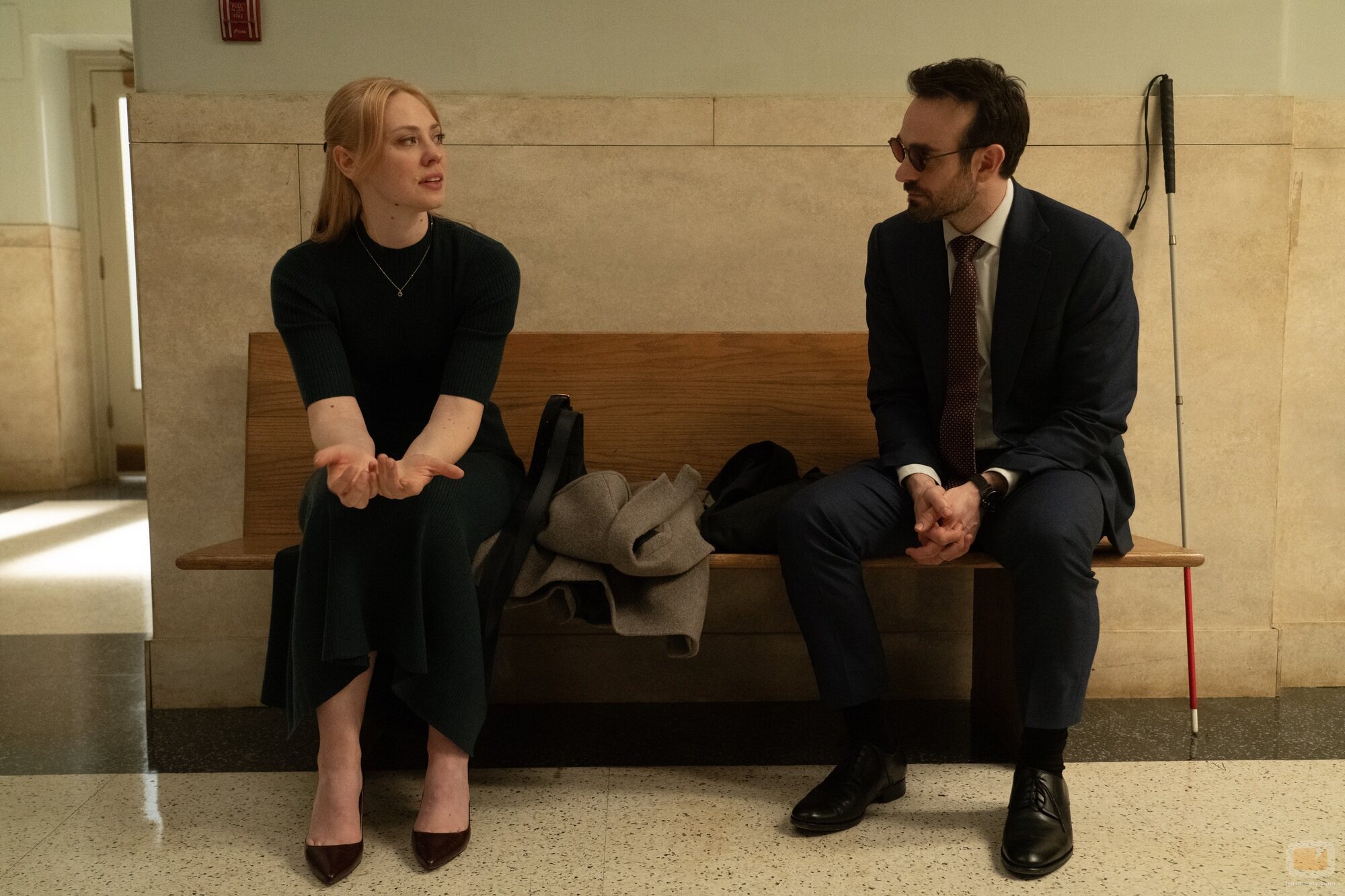 Deborah Ann Woll y Charlie Cox en Capítulo 1 titulado 'Media hora en el cielo' de 'Daredevil: Born Again'