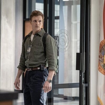 Patrick Gibson en el 1x01 de 'Dexter: Original Sin'