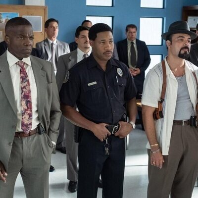 James Martinez y Reno Wilson en la temporada 1 y el capítulo 01 de 'Dexter: Pecado original'