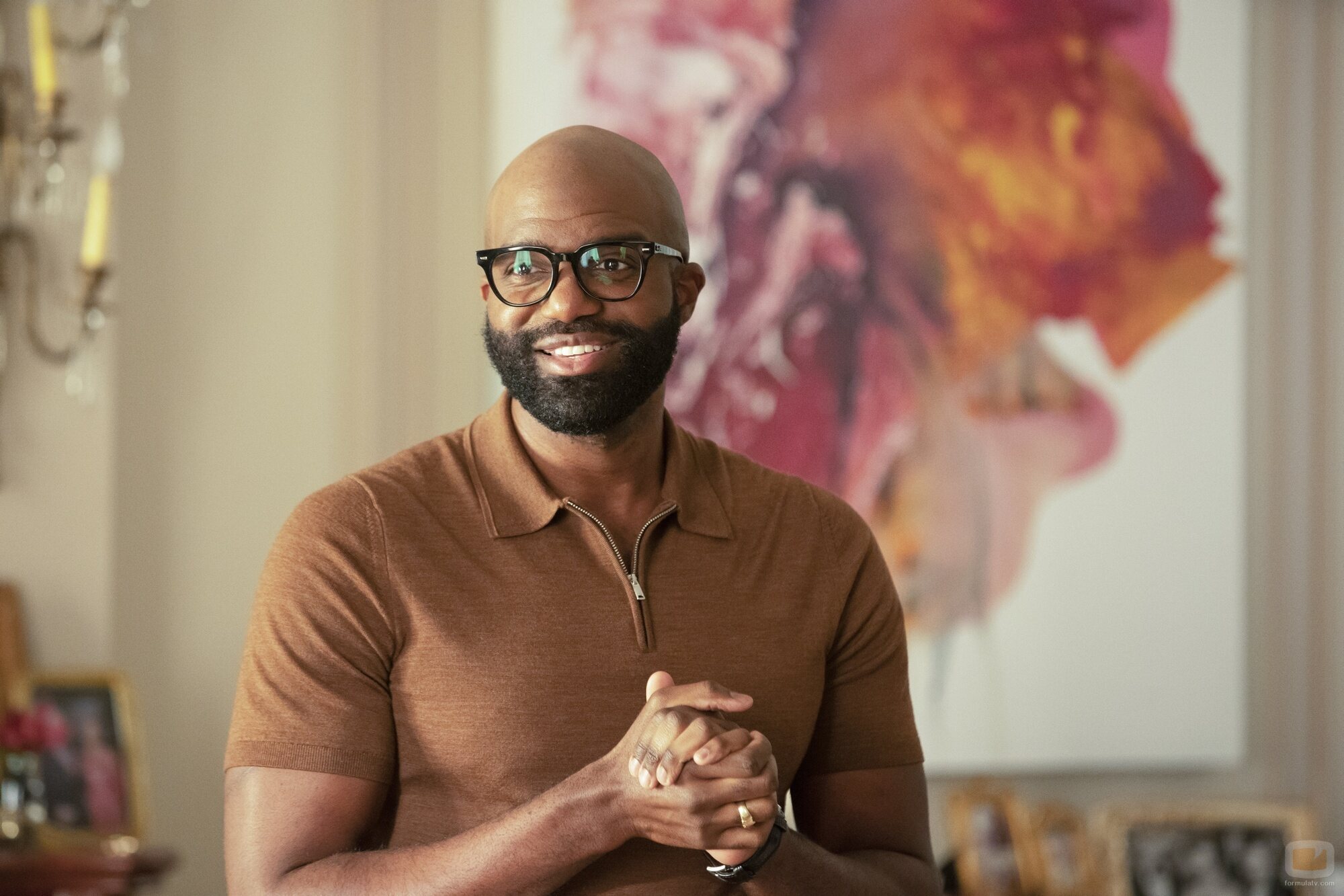 Carl Clemons-Hopkins en el 1x01 de 'Hacks'