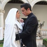 Mario Casas y Michelle Jenner viven un amor imposible en "Las reglas de los Pacos"