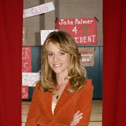 Jessalyn Gilsig es Terri Schuster