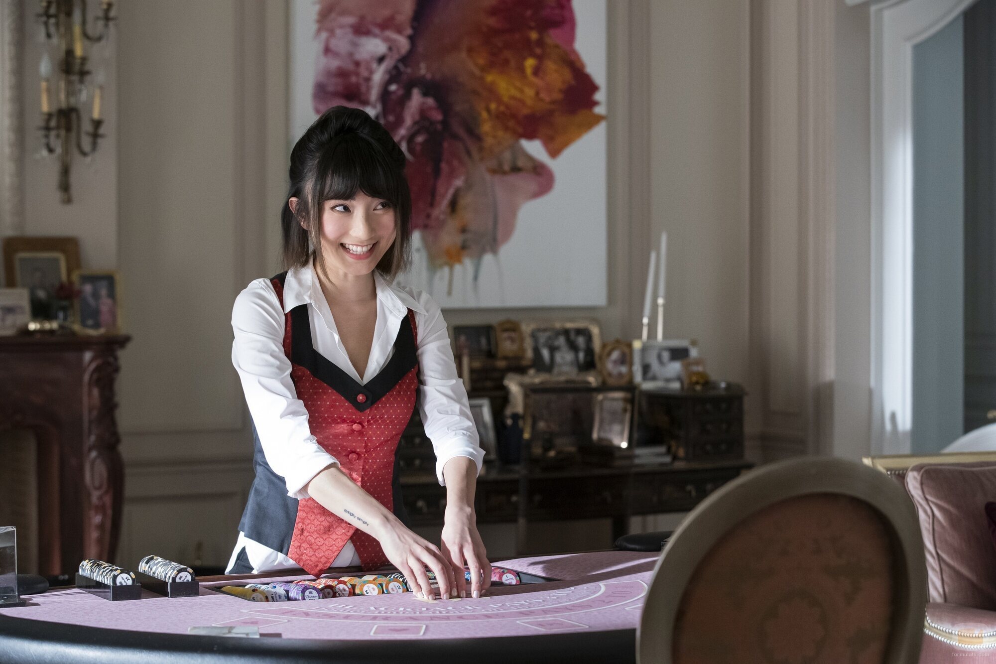 Poppy Liu en el 1x02 de 'Hacks'