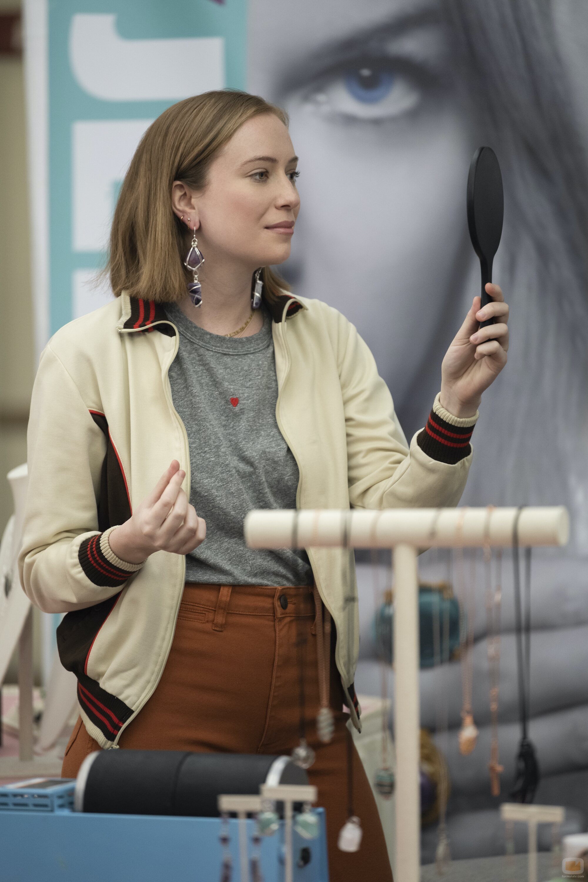 Hannah Einbinder en 1x04 titulado 'D'Joyería' de 'Hacks'