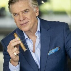 Christopher McDonald en 1x04 'D'Joyería' de 'Hacks'