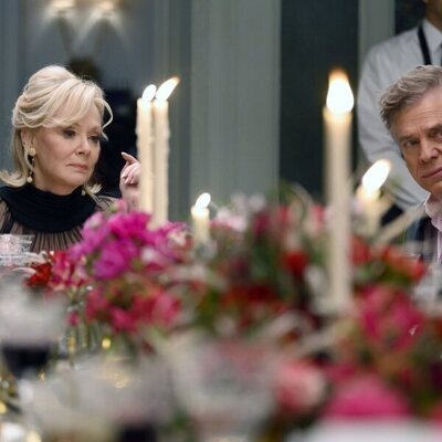 Jean Smart y Christopher McDonald en Capítulo 7 titulado 'El túnel del amor' de 'Hacks'