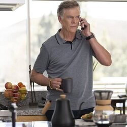 Christopher McDonald en 'El túnel del amor' de 'Hacks'