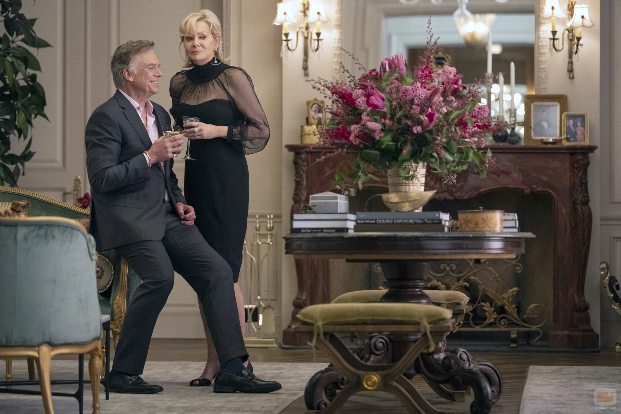 Hannah Einbinder y Christopher McDonald en Capítulo 7 titulado 'El túnel del amor' de 'Hacks'