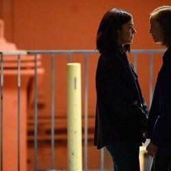 Foto de Hannah Einbinder en el 1x09 de 'Hacks'