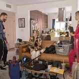 Escena de Kaitlin Olson y Jean Smart en 2x01 'Correrá la sangre' de 'Hacks'