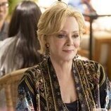 Jean Smart en 2x08 'La única e inimitable' de 'Hacks'