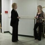 Kaitlin Olson y Jean Smart en 'La única e inimitable' de 'Hacks'