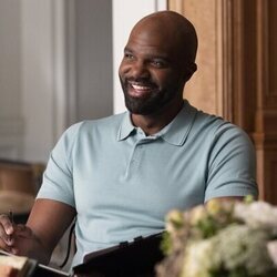Carl Clemons-Hopkins en 'La única e inimitable' de 'Hacks'