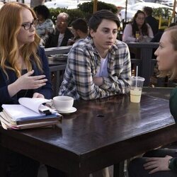 Hannah Einbinder en 'A la venta' de 'Hacks'