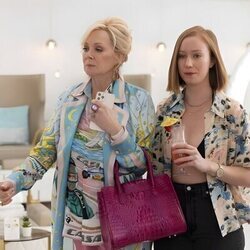 Jean Smart y Hannah Einbinder en el 2x04 de 'Hacks'